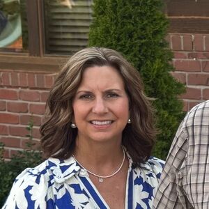 Meet your Posher, Dana